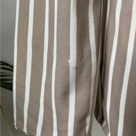 I Saw It First Pinstripe Oversized Longline Blazer Size 6 Stone - Picture 2 of 4